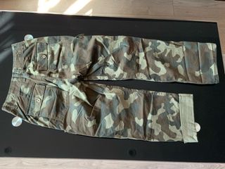 Pantalones camuflaje Bershka