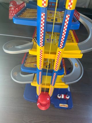 parking para coches de 5 plantas