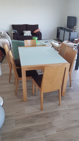 Mesa comedor extensible + 6 sillas madera y crista