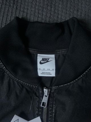 Chaqueta Bomber Nike Negra