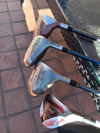 Lote de 4 palos de golf el taylor made ya vendido