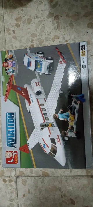 Avion Ambulancia Juguete Sluban