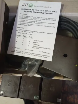 Cargador INT-135 para baterías
