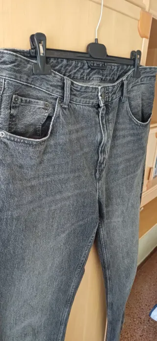 Pantalón vaquero straight gris hombre