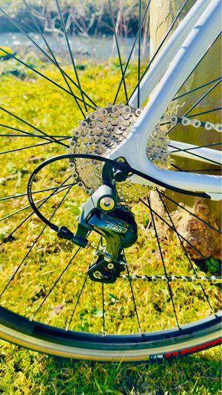 Bicicleta de carretera blanca