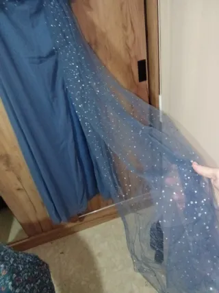 Vestido de fiesta azul con pedrería