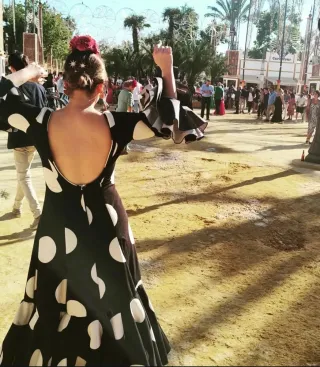 Vestido Flamenca Lunares Blanco y Negro