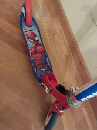 Patinete de niños de Spiderman 2 ruedas