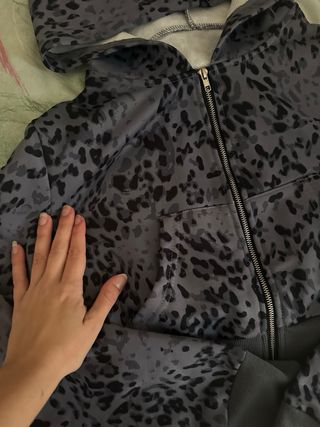 Chándal leopardo gris talla XS