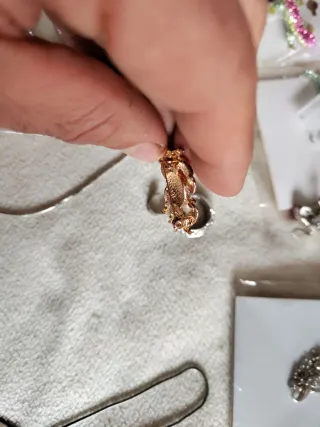 Lote Bisutería: Broches, Collares, Anillos