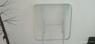 Mesa auxiliar plegable cristal y metal