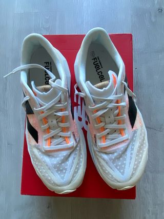 Zapatilla New Balance Fuelcell Rebel v4 Talla 42