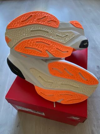 Zapatilla New Balance Fuelcell Rebel v4 Talla 42