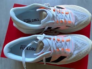 Zapatilla New Balance Fuelcell Rebel v4 Talla 42