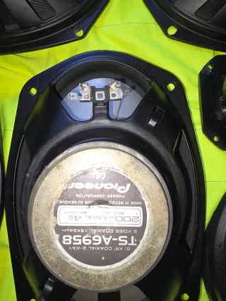 Altavoces Ovalados JBL y Pioneer 6x9