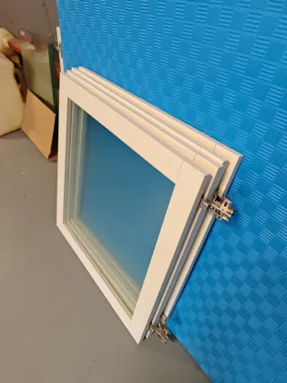 Puerta Sindvik Blanca con Vidrio