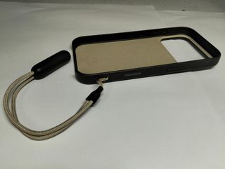 Funda Apple Beats Kickstand MagSafe iPhone 17 Pro Gris Antracita