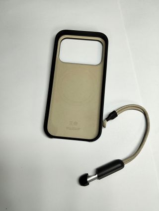 Funda Apple Beats Kickstand MagSafe iPhone 17 Pro Gris Antracita