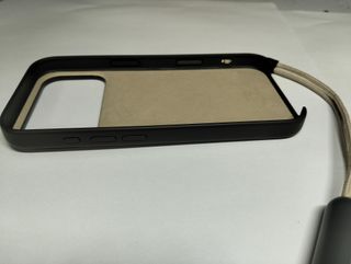 Funda Apple Beats Kickstand MagSafe iPhone 17 Pro Gris Antracita