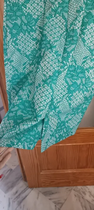 Vestido verde de fiesta con encaje