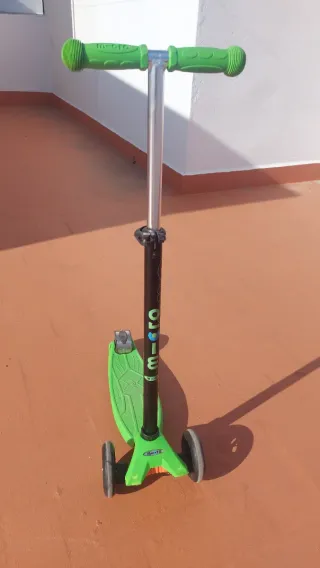 Patinete 3 ruedas Micro en perfecto estado