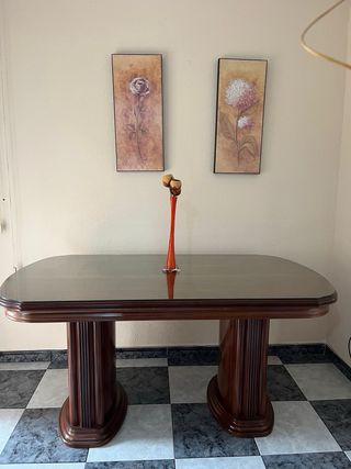 Mesa de comedor de madera y cristal