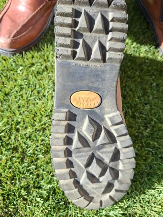 Botas de montaña marrones