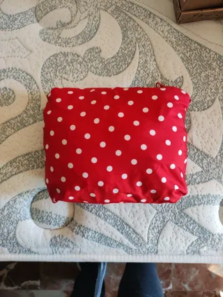 Parka impermeable con lunares