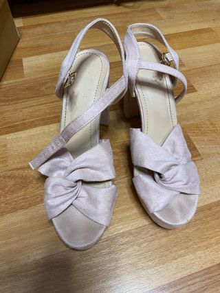 Tacones rosa palo con nudo