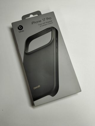 Apple Funda Beats con MagSafe y Control de Cámara iPhone 17 Pro – Gris antracita