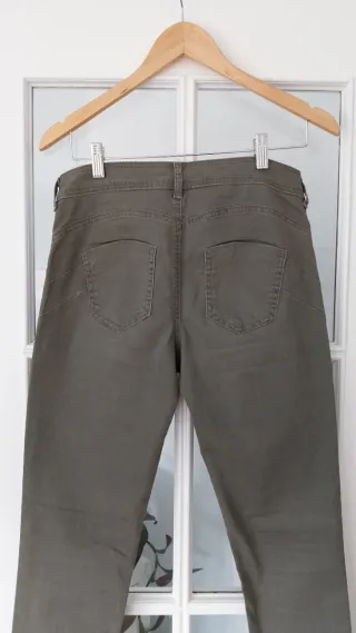 Pantalones Caqui Push Up Calzedonia Talla M