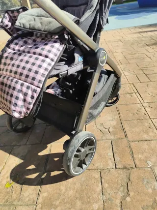 Carro de bebé Niu 2 años, 6 meses de uso