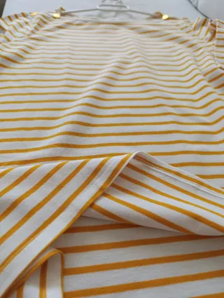 Blusa Cortefiel Talla M, da más