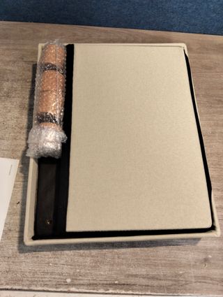 SONGMICS Puff Almacenaje, Baúl de Almacenaje Plegable, 32 x 40 cm, Taburete Reposapiés, Banco con Almacenamiento