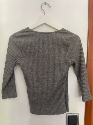 Jersey Bershka gris cruzado manga 3/4