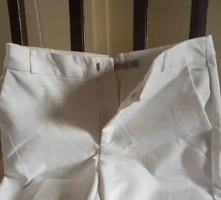 Elegante pantalón blanco Stradivarius