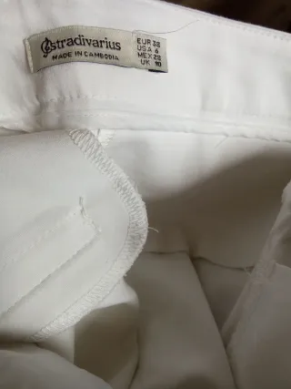 Elegante pantalón blanco Stradivarius