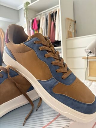 Zapatillas Marrones y Azules