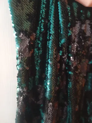 Elegante falda de tubo lentejuelas verde y azul