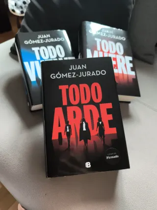 Trilogia Todo Arde (firmado por autor)