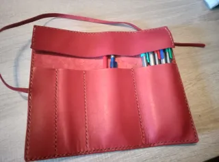 Estuche porta lápices de cuero hecho a mano