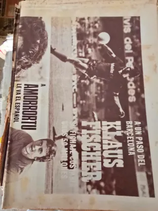 Espectacular lote de periódicos antiguos.