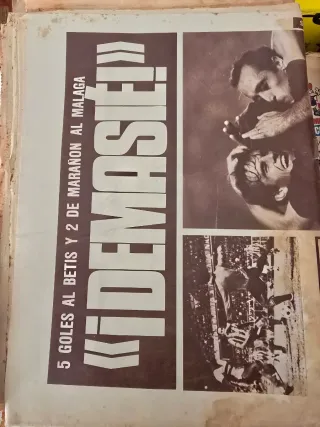 Espectacular lote de periódicos antiguos.