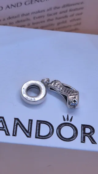 Charm Colgante Zapato de Tacón Pandora Plata.
