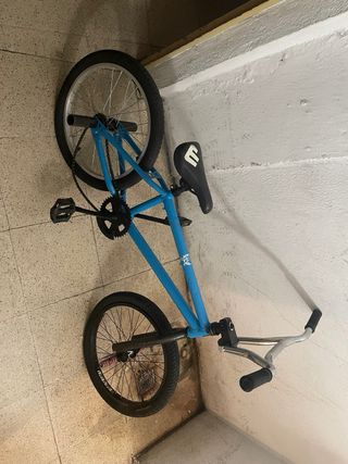 Bicicleta BMX azul