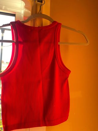 Camiseta roja Stradivarius Talla XS