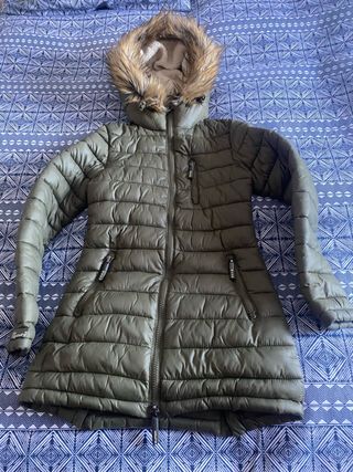 Abrigo Superdry verde con capucha