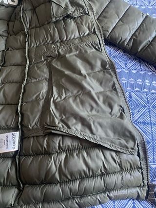 Abrigo Superdry verde con capucha