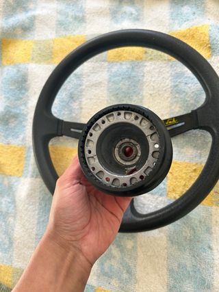 Volante desplazado con piña