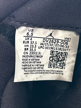 Zapatos Nike Jordan Negros y Rojos